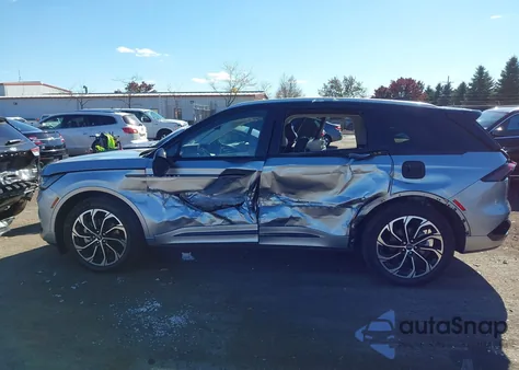 2025 Lincoln Nautilus Reserve z USA, uszkodzony, nr VIN 5LMPJ8KA6SJ921872